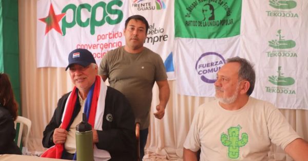 Paraguay: Lugo appears at event commemorating his presidential election