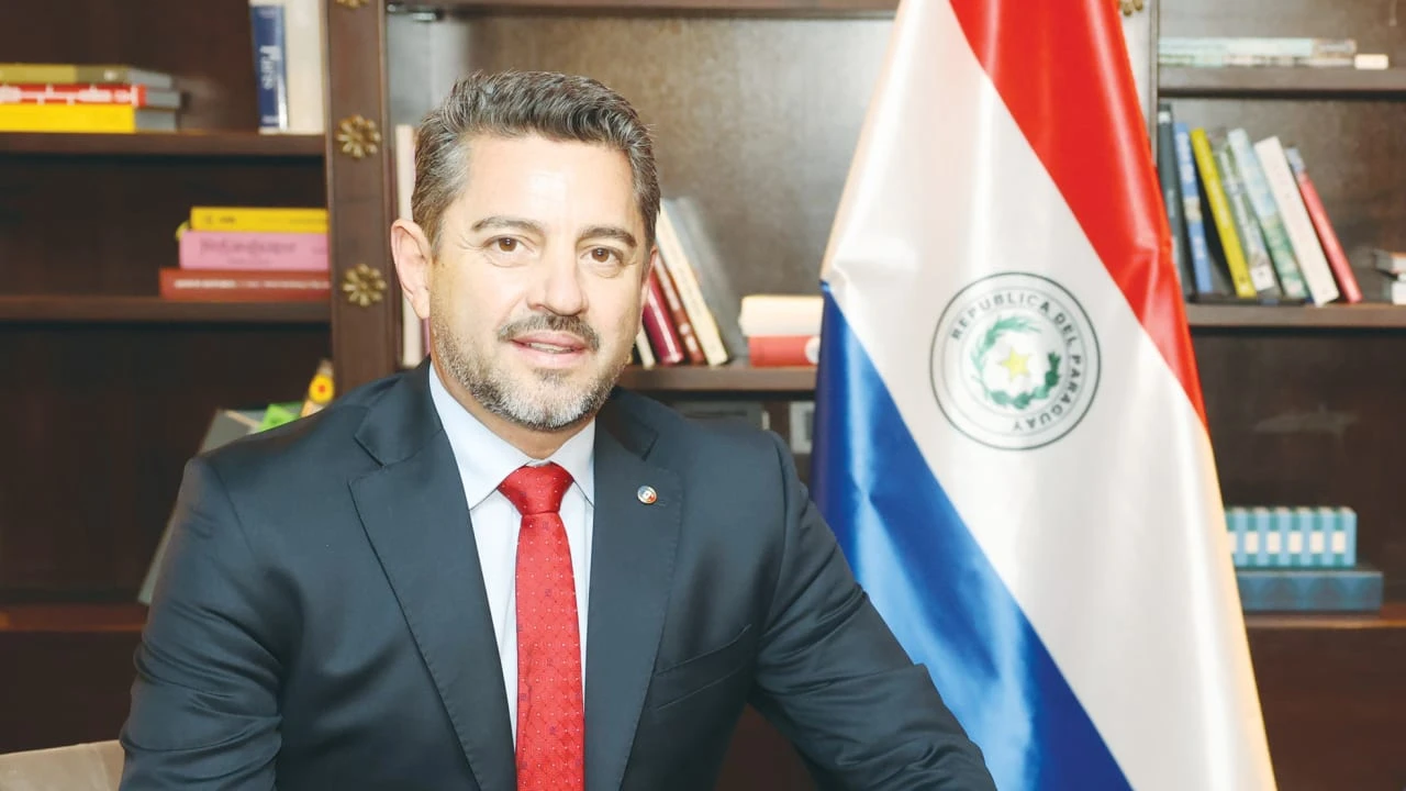 Paraguay Vice President Defies Cartes on 13 October